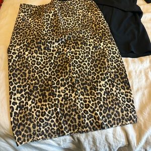 Leopard pencil skirt